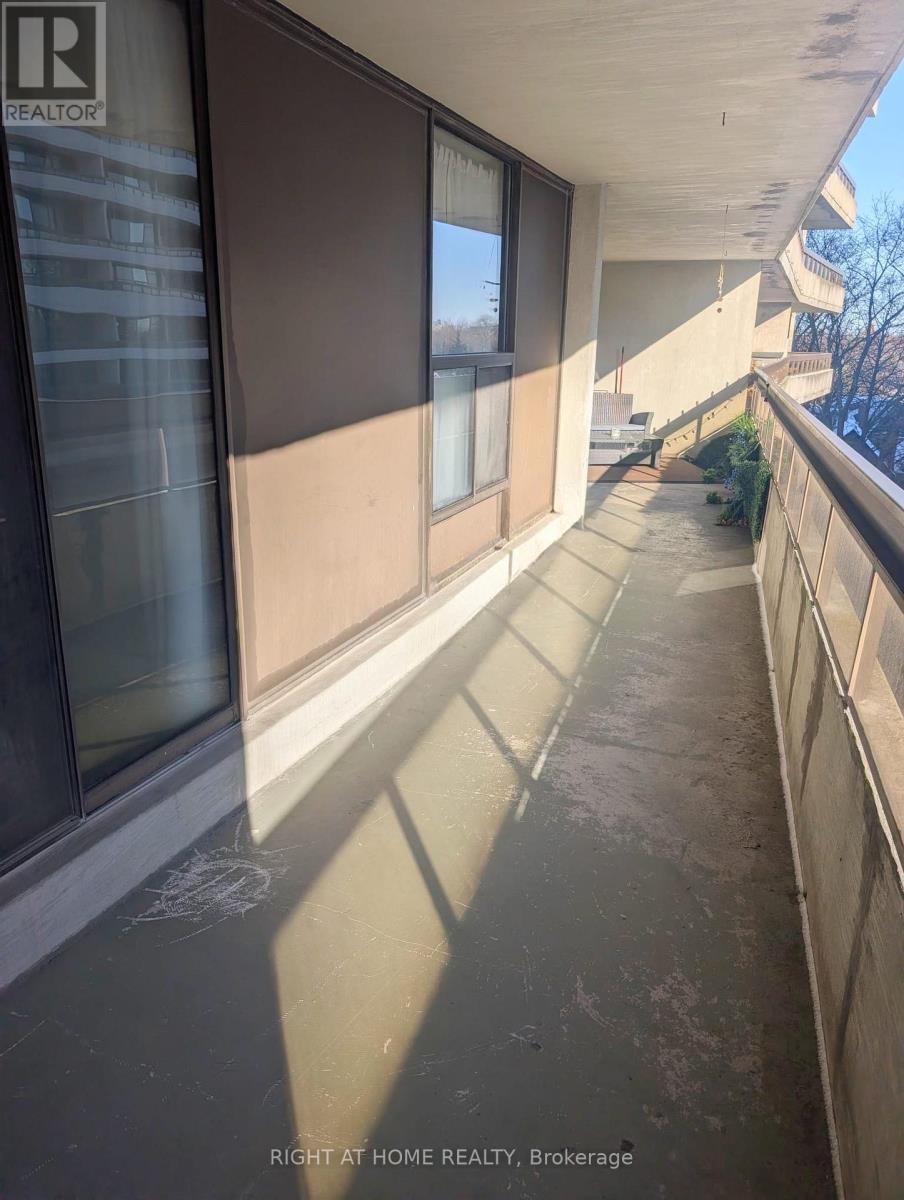 607 - 80 Quebec Avenue, Toronto, Ontario  M6P 4B7 - Photo 9 - W12875566