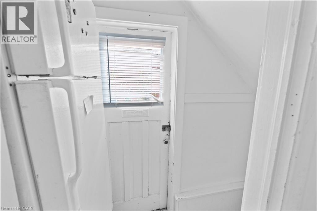 33 Cline Avenue N, Hamilton, Ontario  L8S 3Z3 - Photo 22 - 40811836