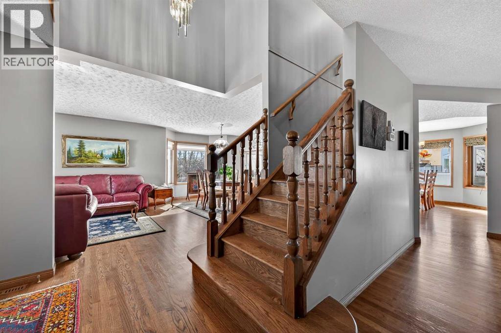 68 Hawkland Circle Nw, Calgary, Alberta  T3G 3R3 - Photo 4 - A2292183