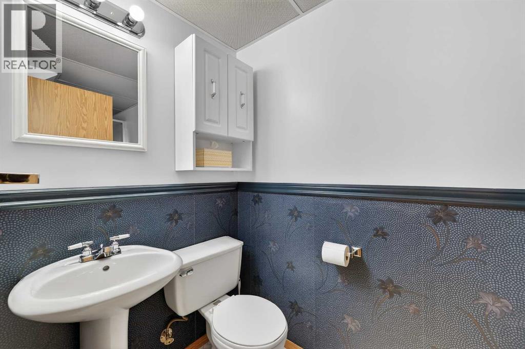 68 Hawkland Circle Nw, Calgary, Alberta  T3G 3R3 - Photo 37 - A2292183