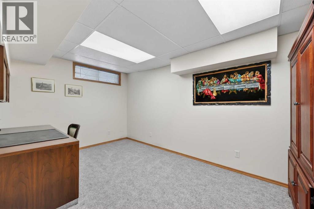 68 Hawkland Circle Nw, Calgary, Alberta  T3G 3R3 - Photo 38 - A2292183