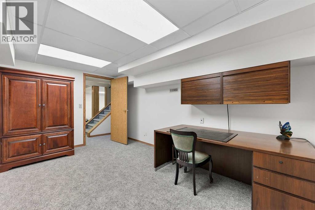 68 Hawkland Circle Nw, Calgary, Alberta  T3G 3R3 - Photo 39 - A2292183