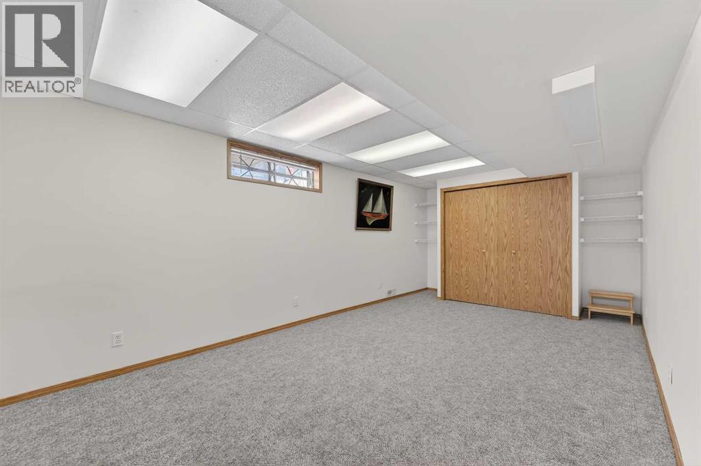 68 Hawkland Circle Nw, Calgary, Alberta  T3G 3R3 - Photo 35 - A2292183