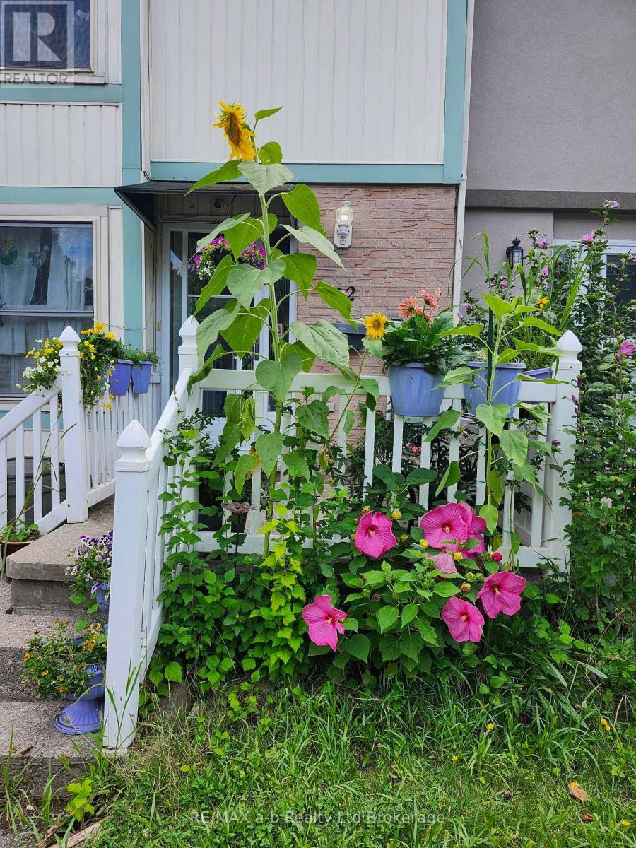 72 Adswood Road, London South, Ontario  N6E 2W1 - Photo 2 - X12758858