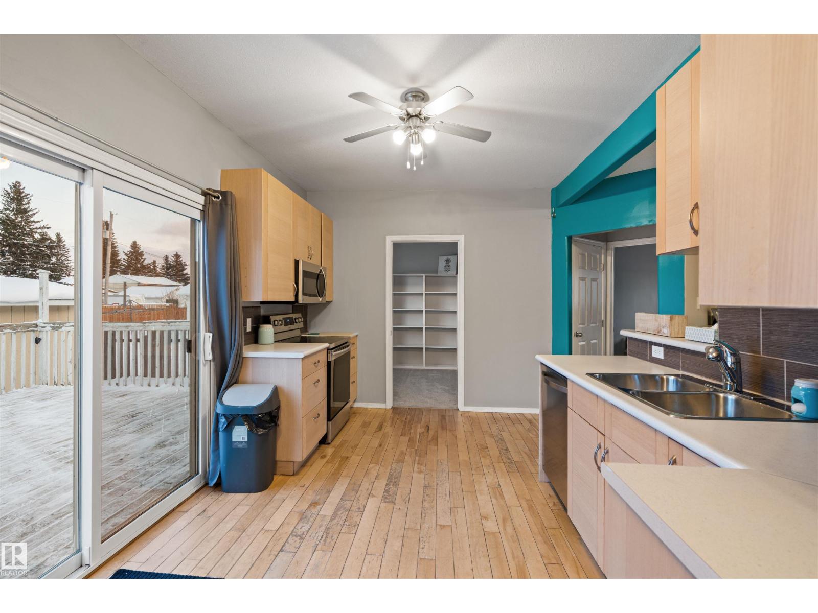 4713 48 St, Cold Lake, Alberta  T9M 1Y4 - Photo 4 - E4477085