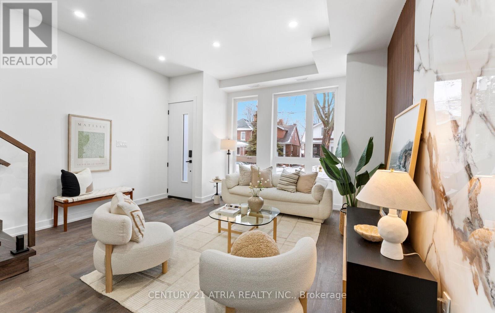 65 Crewe Avenue, Toronto, Ontario  M4C 2J2 - Photo 4 - E12875270