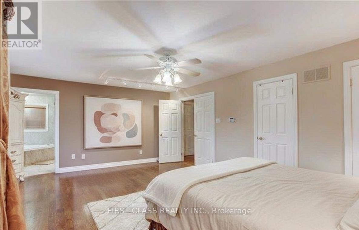 333 Weldrick Road E, Richmond Hill, Ontario  L4C 8L6 - Photo 9 - N12712036