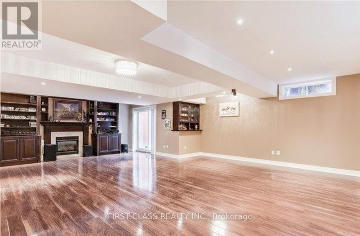 333 Weldrick Road E, Richmond Hill, Ontario  L4C 8L6 - Photo 12 - N12712036