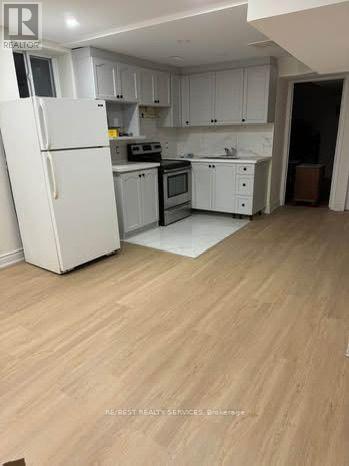 7432 Magistrate Terrace, Mississauga (Meadowvale Village), Ontario  L5W 1L2 - Photo 3 - W12876364