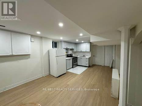 7432 Magistrate Terrace, Mississauga (Meadowvale Village), Ontario  L5W 1L2 - Photo 2 - W12876364