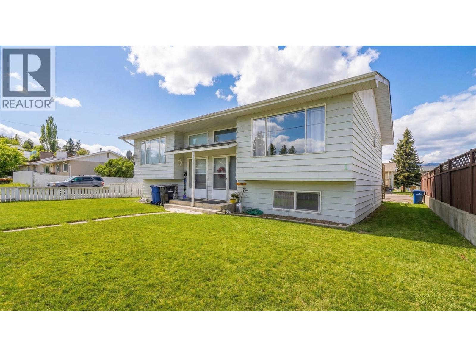 1121 8 Avenue S, Cranbrook, British Columbia