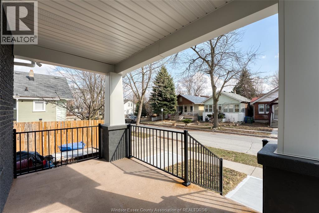 434 Grove Street, Windsor, Ontario  N9A 6G2 - Photo 2 - 26005243