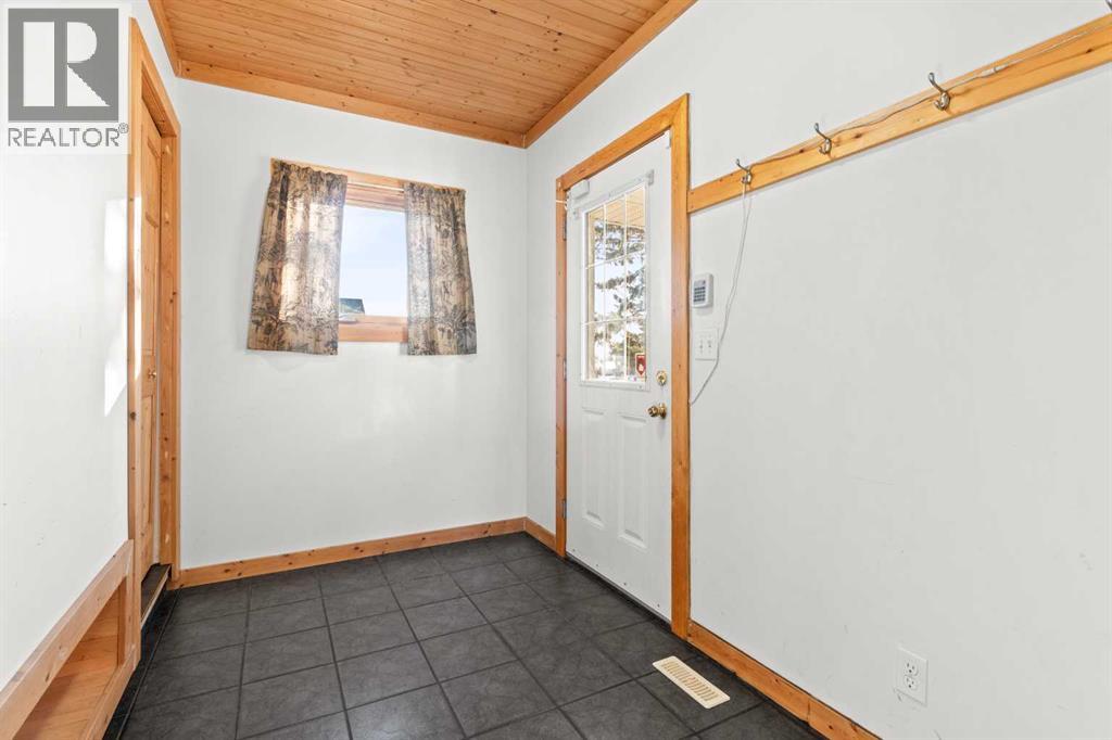 2018 24 Avenue, Didsbury, Alberta  T0M 0W0 - Photo 8 - A2282500