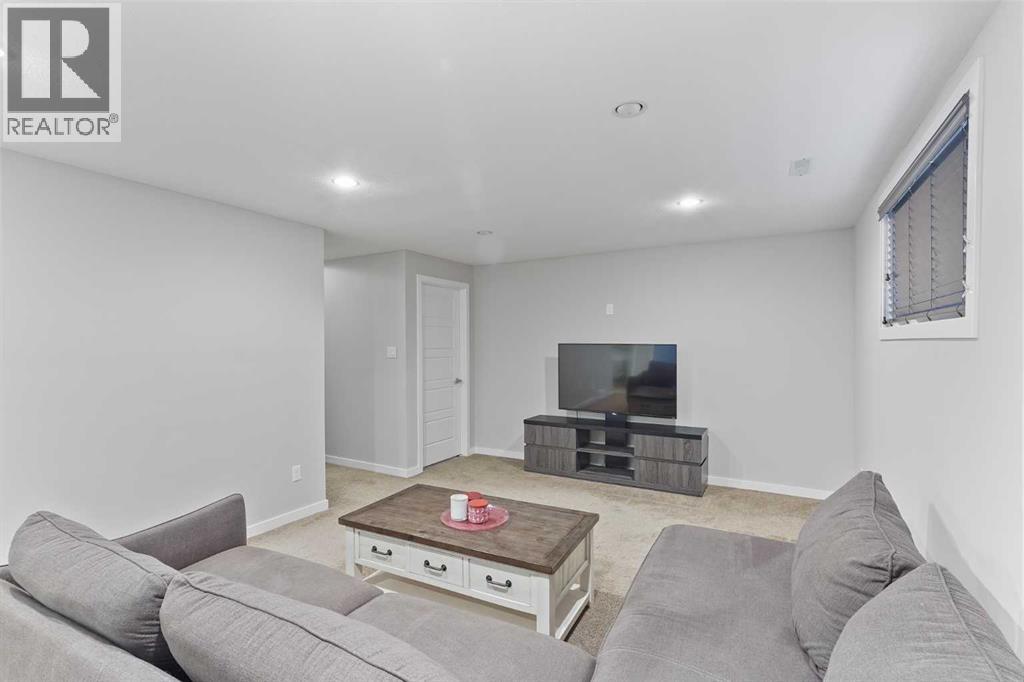 493 Devonia Way W, Lethbridge, Alberta  T1J 5J7 - Photo 35 - A2292594