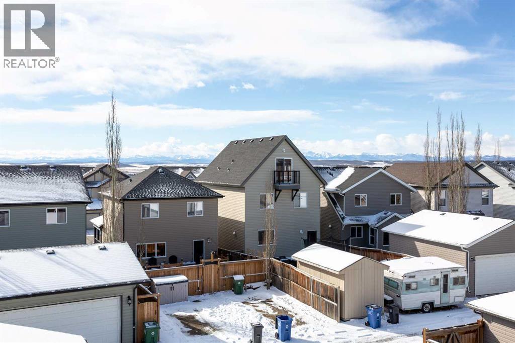 31 Sunset Link, Cochrane, Alberta  T4C 0L9 - Photo 4 - A2292601