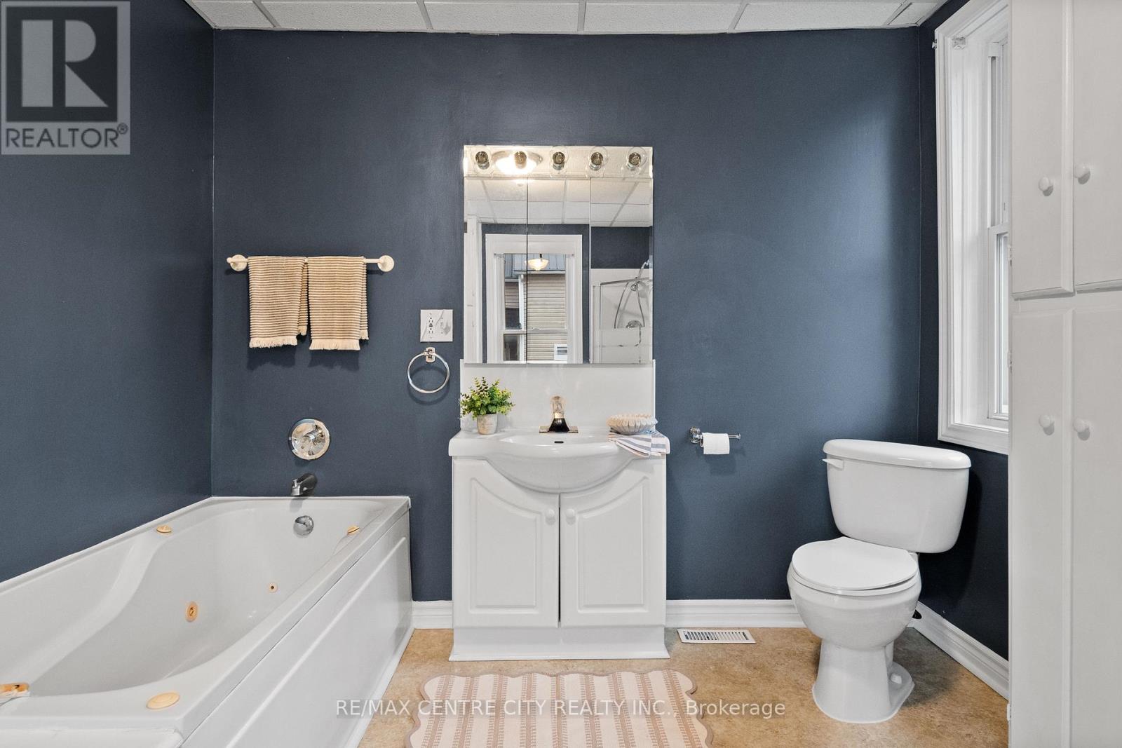 Photo 21 of 49 for 65 King Street