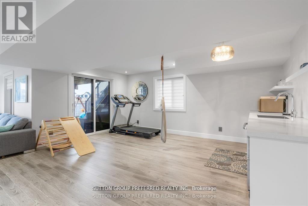 2058 Wateroak Drive, London North, Ontario  N6G 0P9 - Photo 37 - X12876600