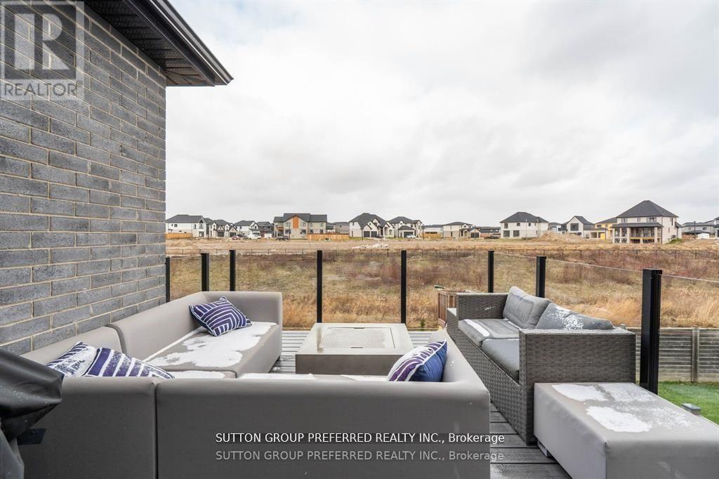 2058 Wateroak Drive, London North, Ontario  N6G 0P9 - Photo 46 - X12876600