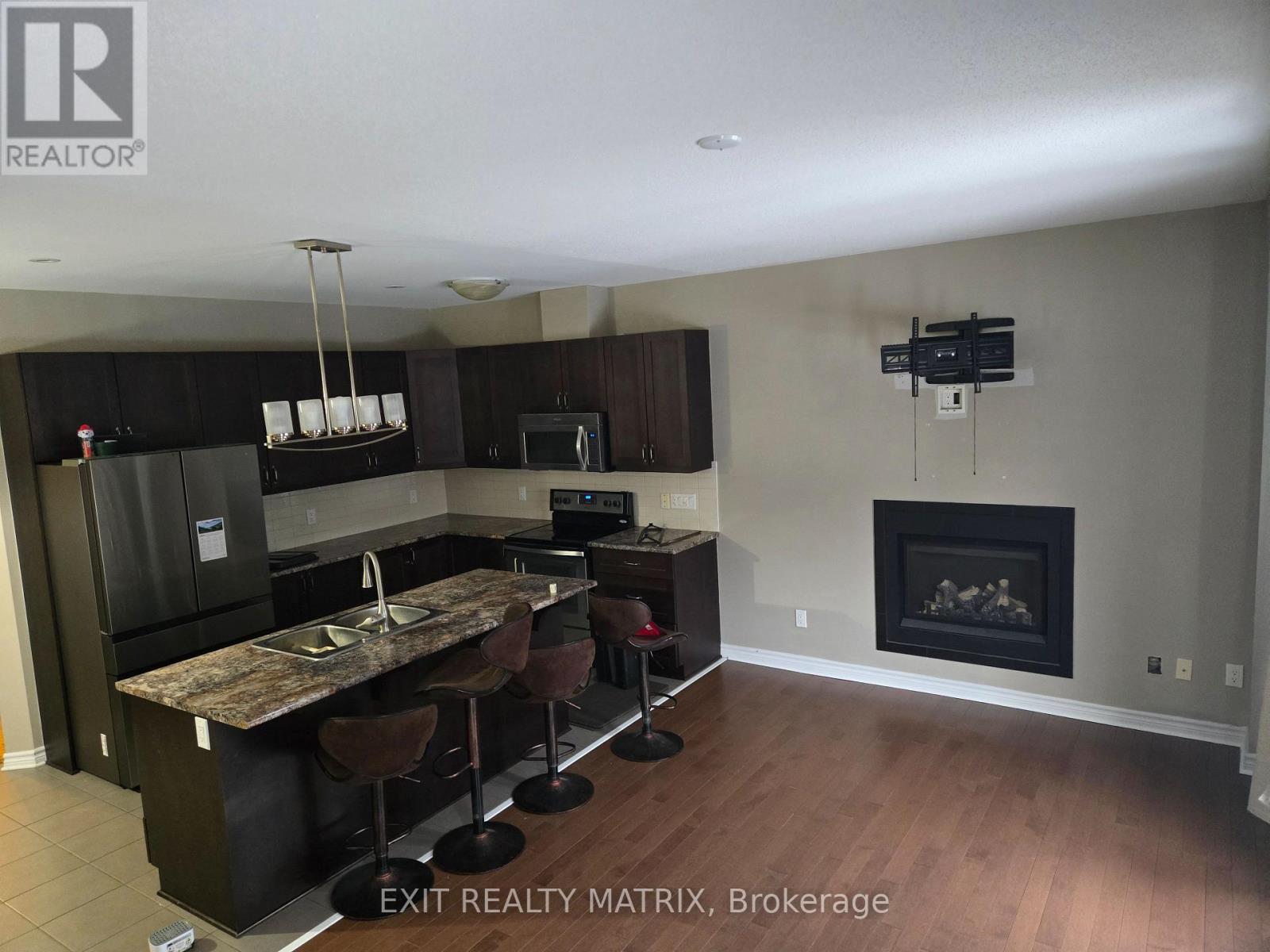 717 Hazelnut Crescent, Ottawa, Ontario  K1T 0K3 - Photo 10 - X12876614