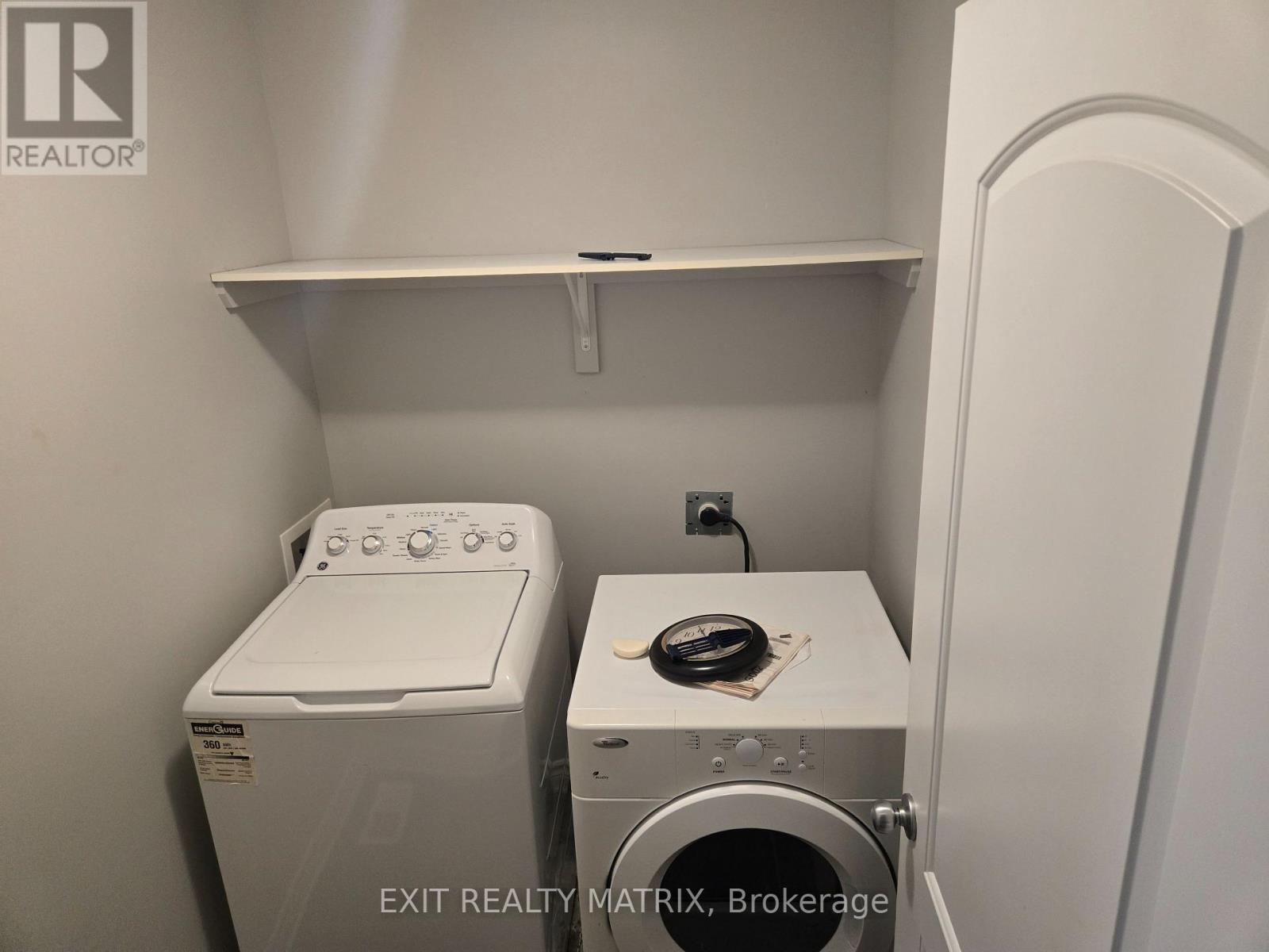 717 Hazelnut Crescent, Ottawa, Ontario  K1T 0K3 - Photo 11 - X12876614