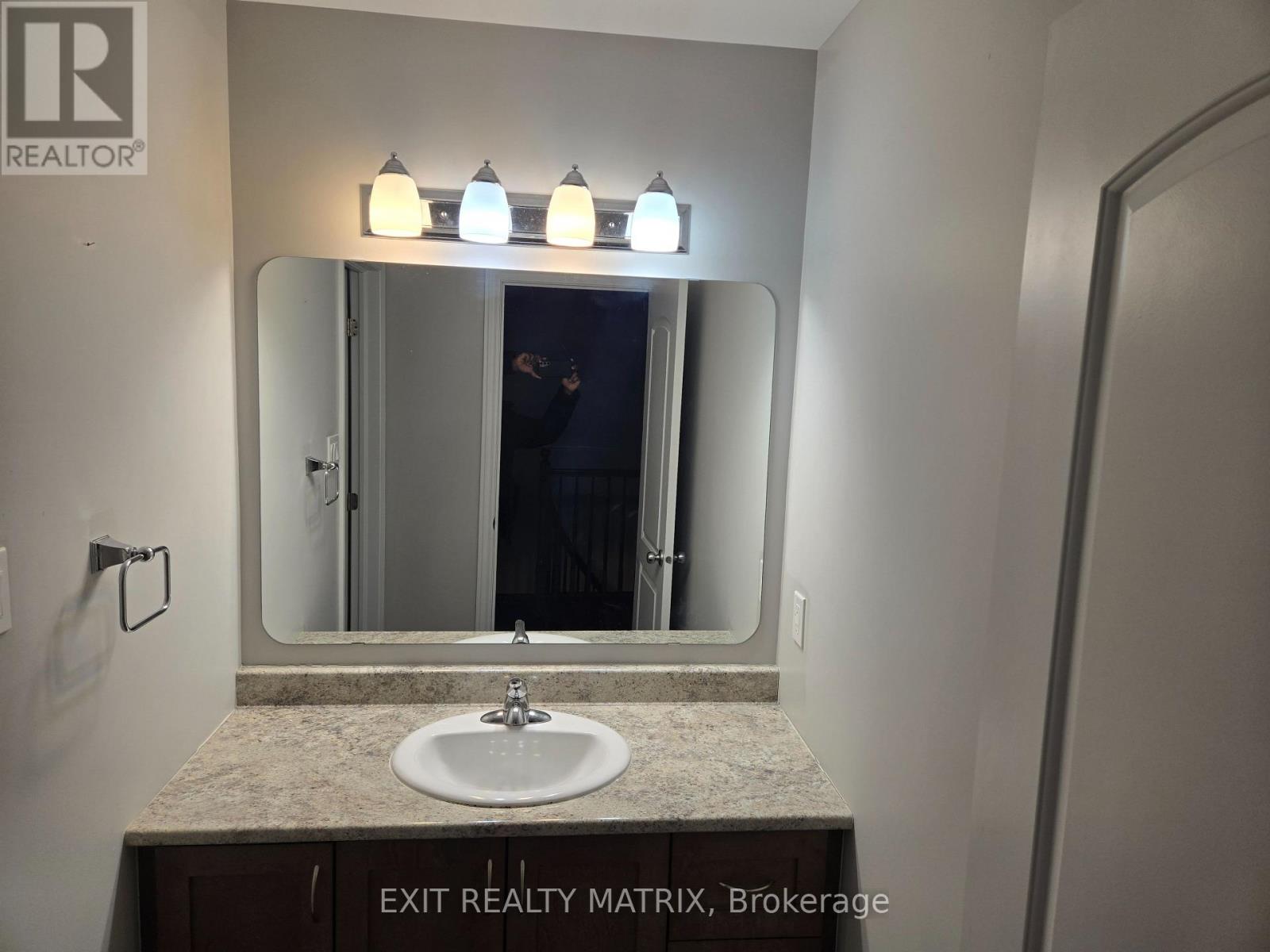 717 Hazelnut Crescent, Ottawa, Ontario  K1T 0K3 - Photo 14 - X12876614