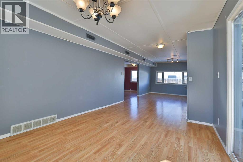 221 N 250 E, Raymond, Alberta  T0K 2S0 - Photo 11 - A2292231