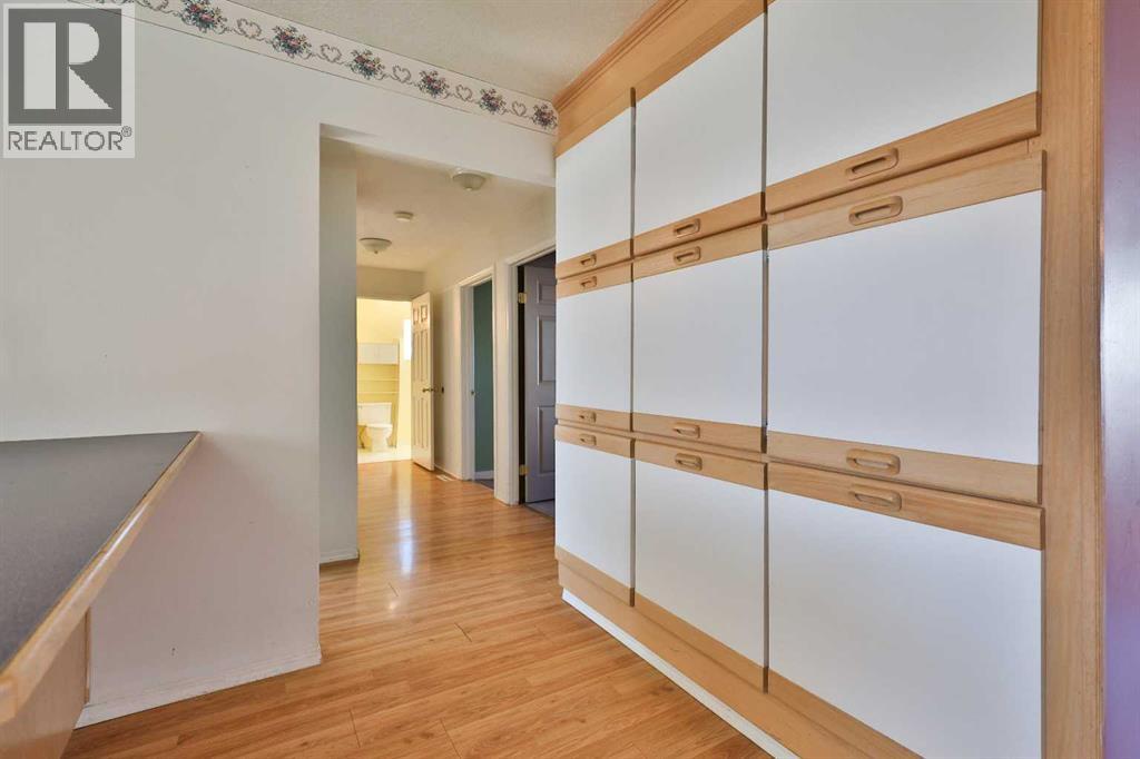 221 N 250 E, Raymond, Alberta  T0K 2S0 - Photo 21 - A2292231