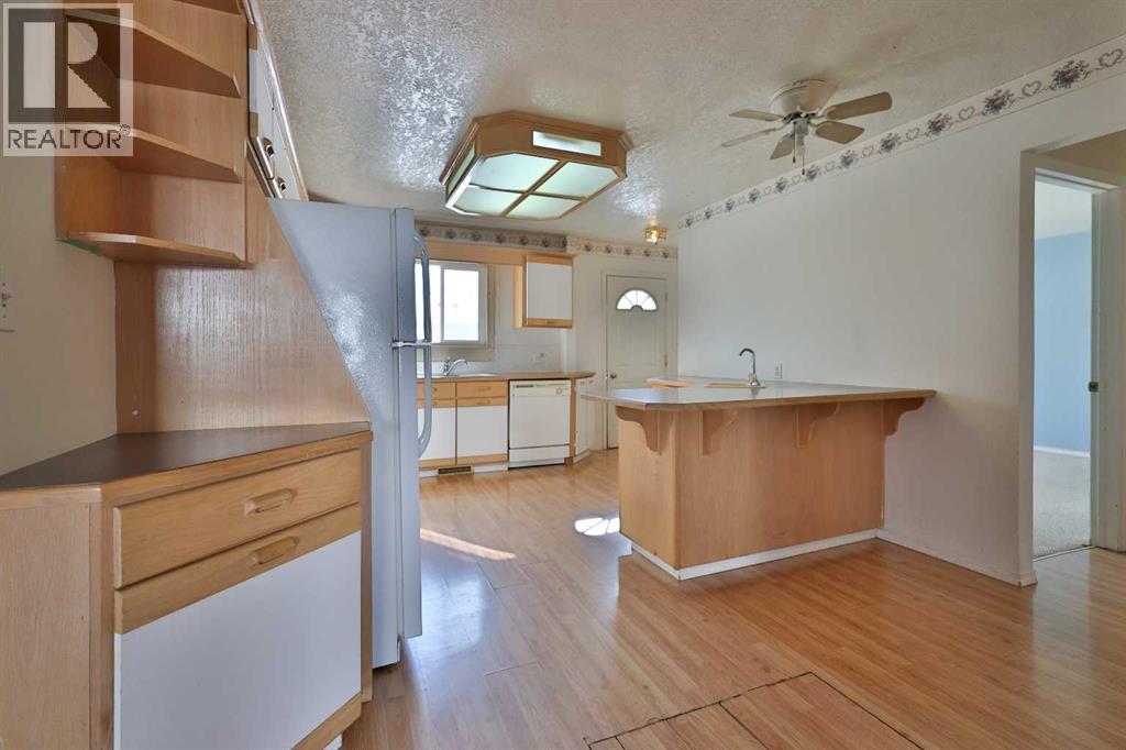 221 N 250 E, Raymond, Alberta  T0K 2S0 - Photo 22 - A2292231