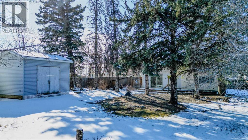 221 N 250 E, Raymond, Alberta  T0K 2S0 - Photo 32 - A2292231