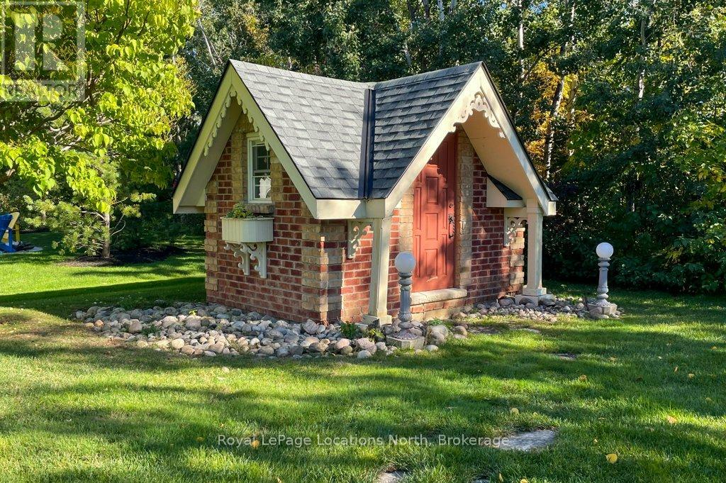 202 Snowbridge Way, Blue Mountains, Ontario  L9Y 0V1 - Photo 5 - X12876606