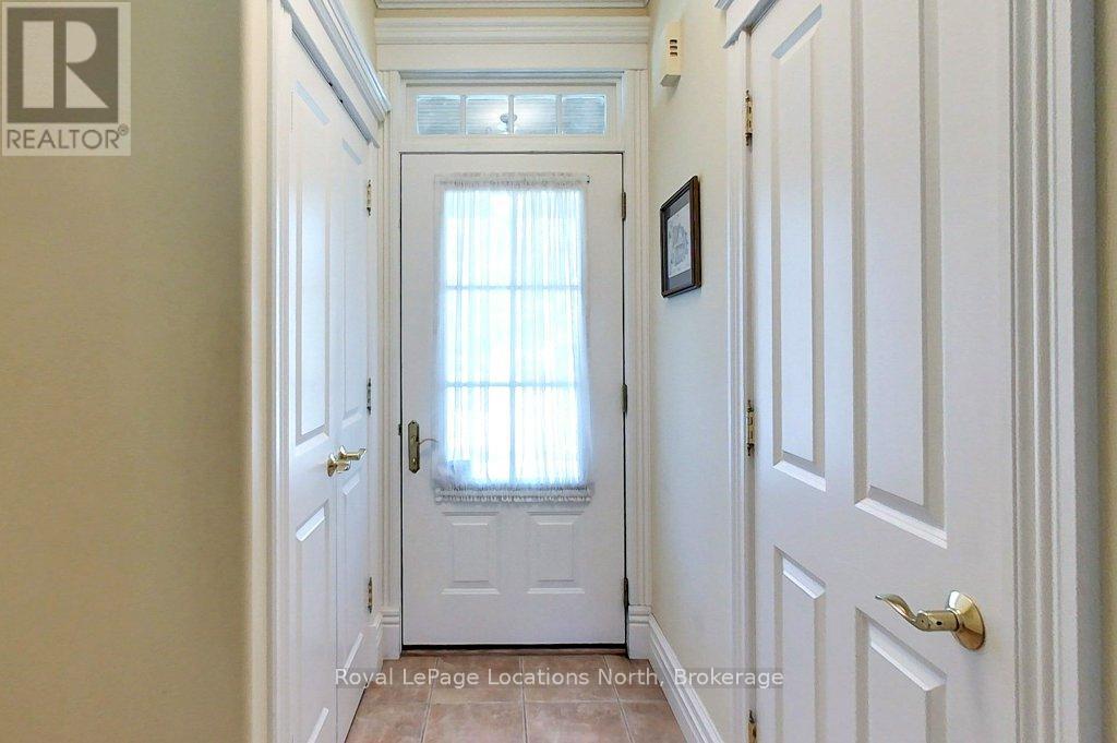 202 Snowbridge Way, Blue Mountains, Ontario  L9Y 0V1 - Photo 6 - X12876606