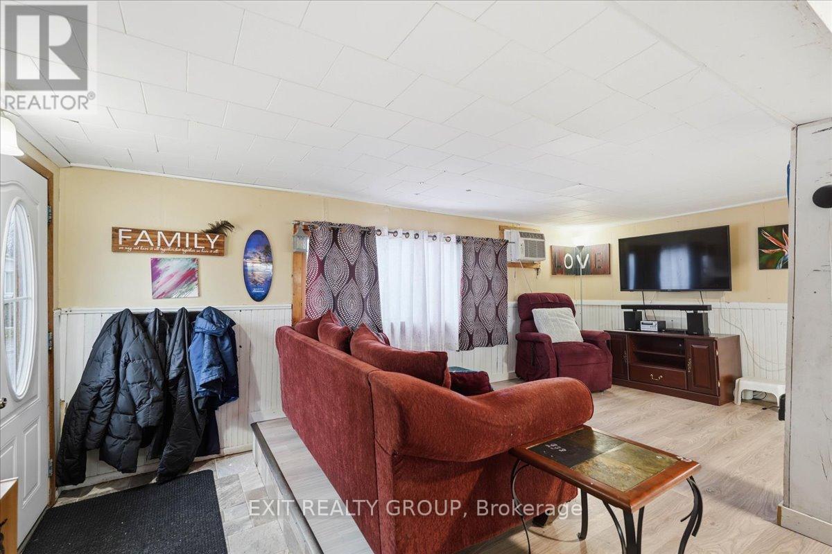 57 - 63 Whites Road, Quinte West, Ontario  K8V 5P5 - Photo 4 - X12876482