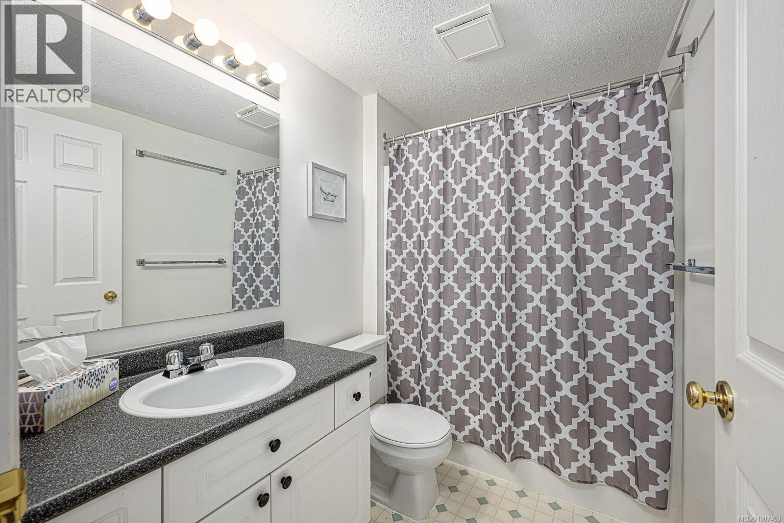 209 1105 Henry Rd, Courtenay, British Columbia  V9J 1L0 - Photo 6 - 1007463