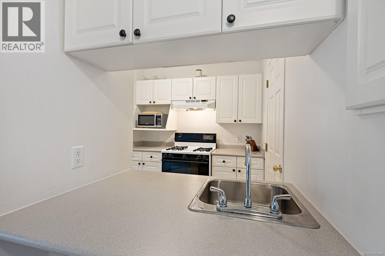 209 1105 Henry Rd, Courtenay, British Columbia  V9J 1L0 - Photo 10 - 1007463