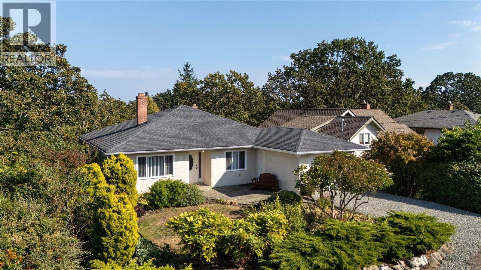 1697 Yale St, Oak Bay, British Columbia