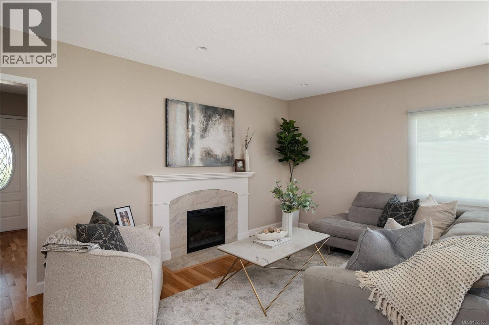 1697 Yale St, Oak Bay, British Columbia  V8R 5N5 - Photo 4 - 1028563