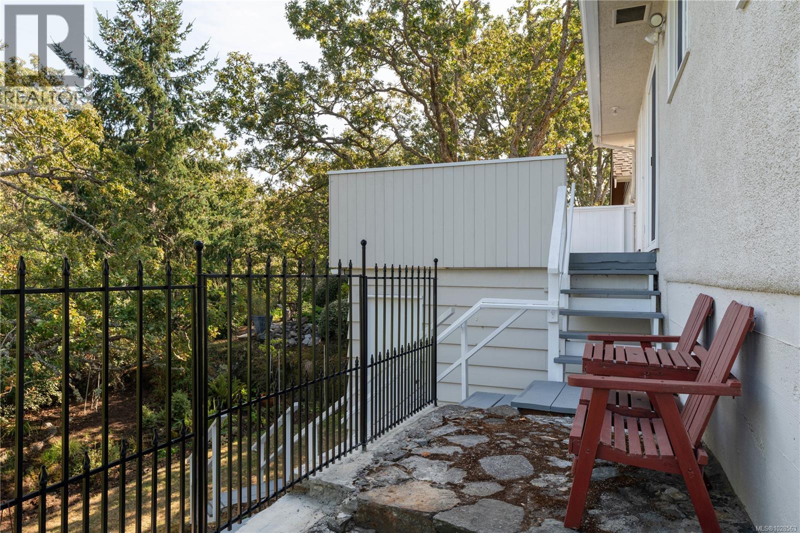 1697 Yale St, Oak Bay, British Columbia  V8R 5N5 - Photo 26 - 1028563