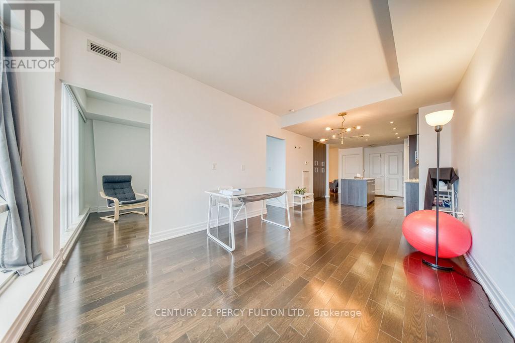 3506 - 8 The Esplanade, Toronto, Ontario  M5E 0A6 - Photo 15 - C12876528