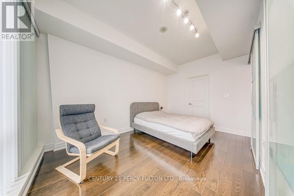 3506 - 8 The Esplanade, Toronto, Ontario  M5E 0A6 - Photo 19 - C12876528