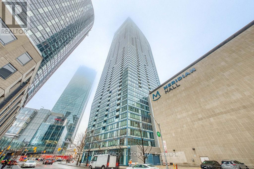 3506 - 8 The Esplanade, Toronto, Ontario  M5E 0A6 - Photo 2 - C12876528