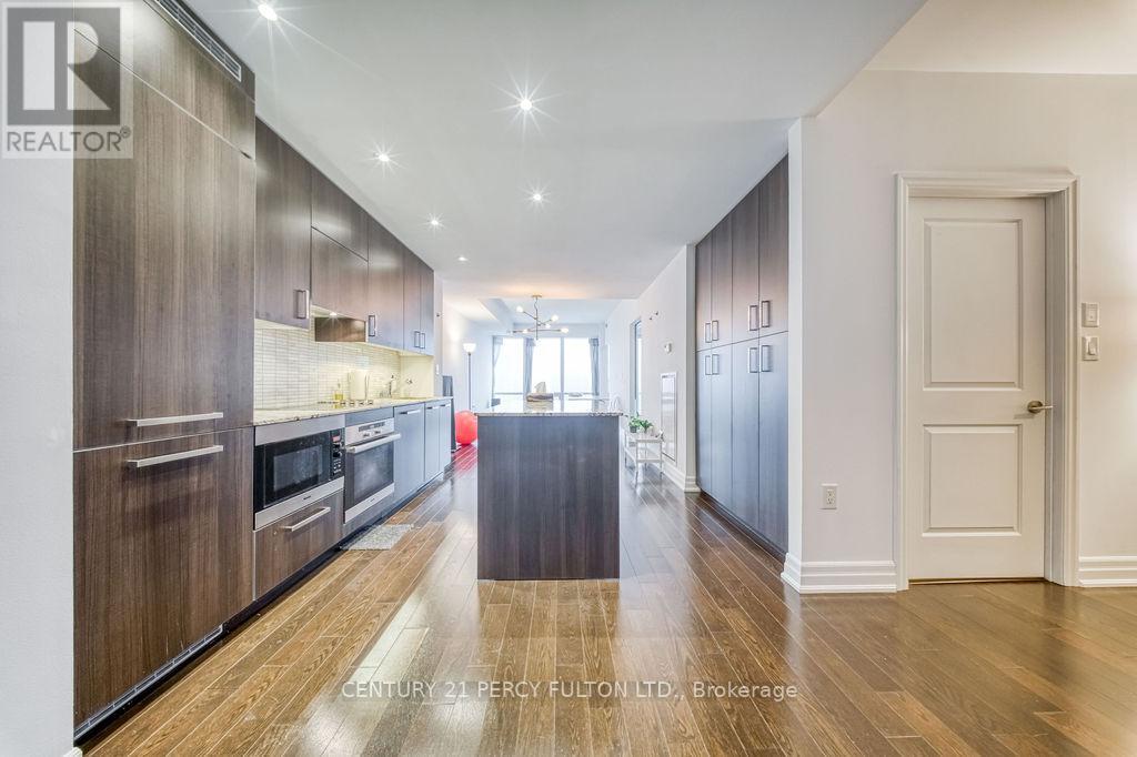 3506 - 8 The Esplanade, Toronto, Ontario  M5E 0A6 - Photo 6 - C12876528