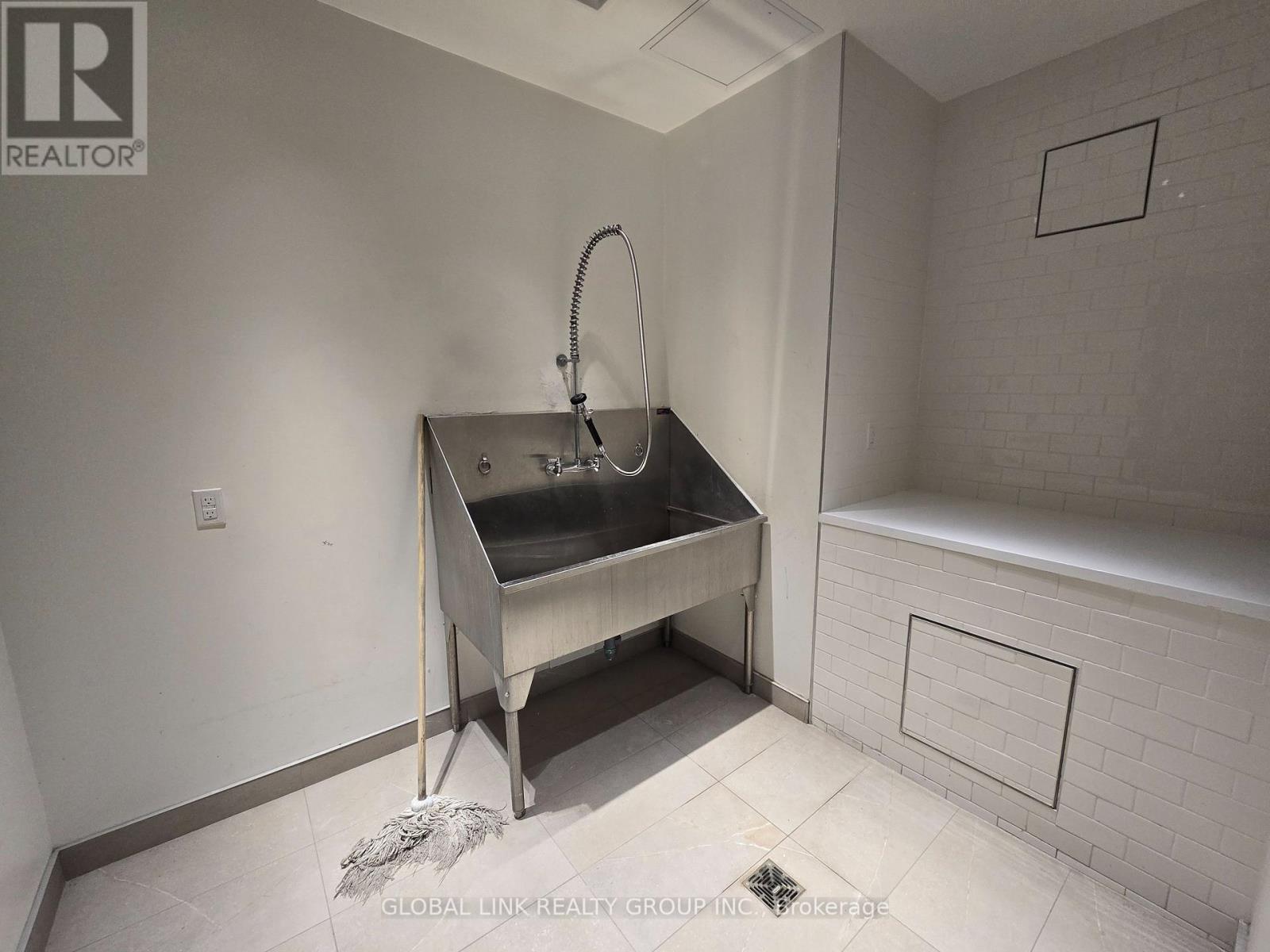 912 - 10 Deerlick Court, Toronto, Ontario  M3A 0A7 - Photo 23 - C12876560