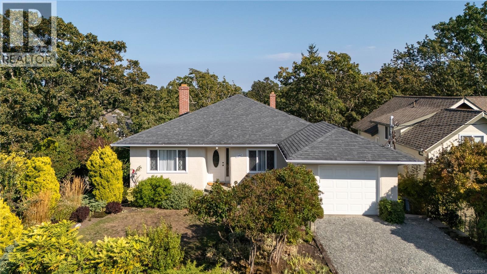 1697 Yale St, Oak Bay, British Columbia  V8R 5N5 - Photo 35 - 1028563