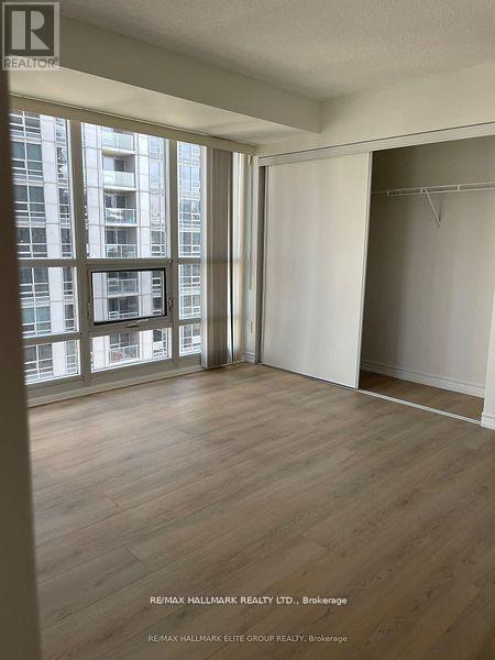 2012 - 761 Bay Street, Toronto, Ontario  M5G 2R2 - Photo 10 - C12876572