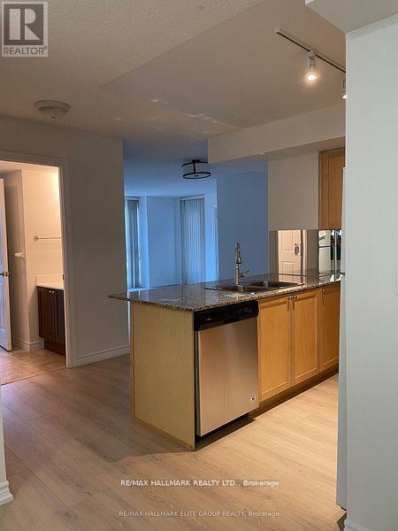 2012 - 761 Bay Street, Toronto, Ontario  M5G 2R2 - Photo 14 - C12876572