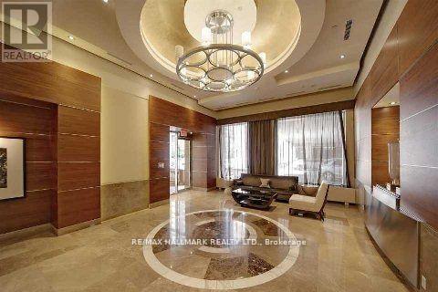 2012 - 761 Bay Street, Toronto, Ontario  M5G 2R2 - Photo 3 - C12876572