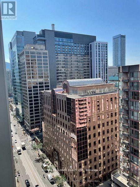 2012 - 761 Bay Street, Toronto, Ontario  M5G 2R2 - Photo 5 - C12876572