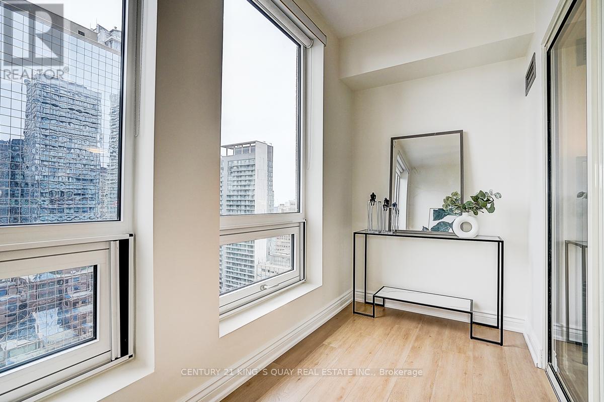 Lph2 - 25 Grenville Street, Toronto, Ontario  M4Y 2X5 - Photo 17 - C12876654