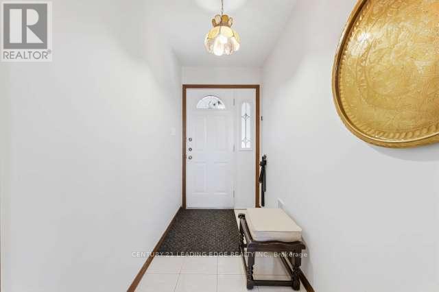 39 Deerford Road, Toronto, Ontario  M2J 3H9 - Photo 6 - C12876664
