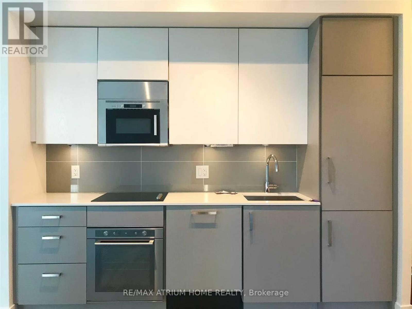 808 - 17 Dundonald Street, Toronto, Ontario  M4Y 0E4 - Photo 4 - C12876666